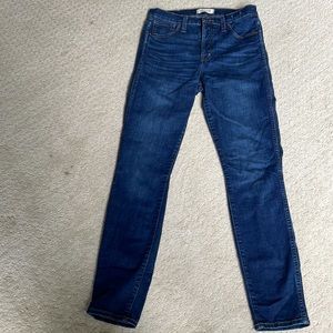 Madewell 10" Mid-Skinny Hi-Rise blue  jean. Size 28.